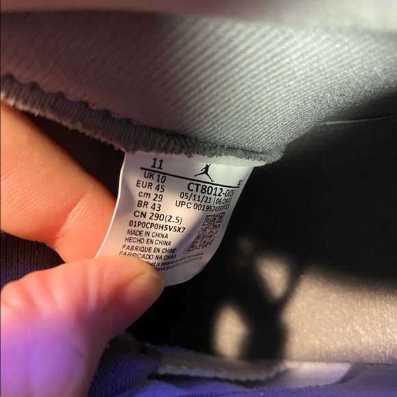 Jordan 11 cool greys size 11. - Picture 4 of 4